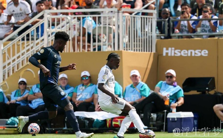 43岁传奇龙哥闪耀:皇马连环奇招,逆境化狂欢,指挥大师秀场! 43岁传奇龙哥闪耀:皇马连环奇招,逆境化狂欢,指挥大师秀场!